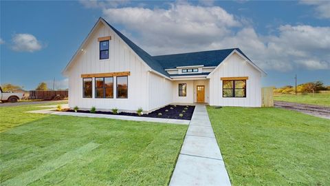 Photo of 9228 Sunrise Drive, Fort Worth, TX 76134 (MLS # 21130677)