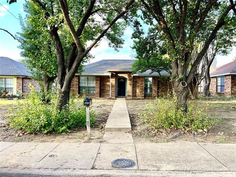 Photo of 7155 Penshire Lane, Dallas, TX 75227 (MLS # 21097820)