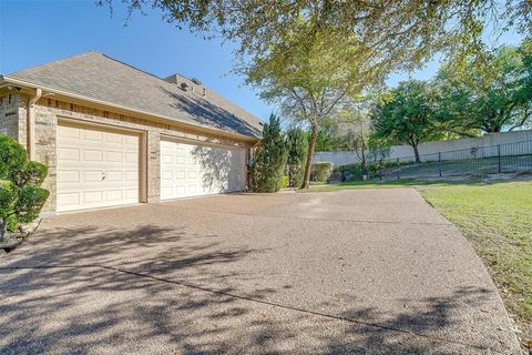 A home in Benbrook