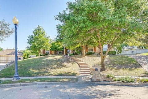 A home in Benbrook