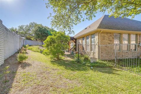 A home in Benbrook