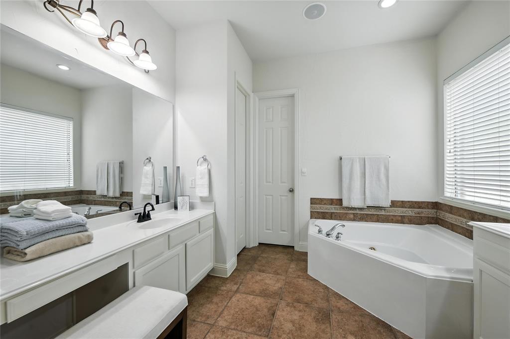 Flower Mound, Texas 75022, United States, 4 Bedrooms Bedrooms, ,4 BathroomsBathrooms,Residential,Active,136118