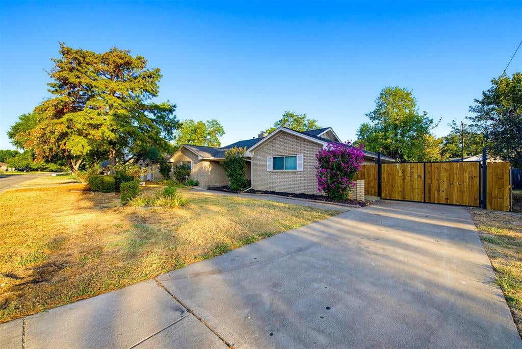 5005 Fall River Drive