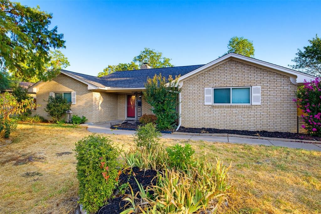 5005 Fall River Drive
