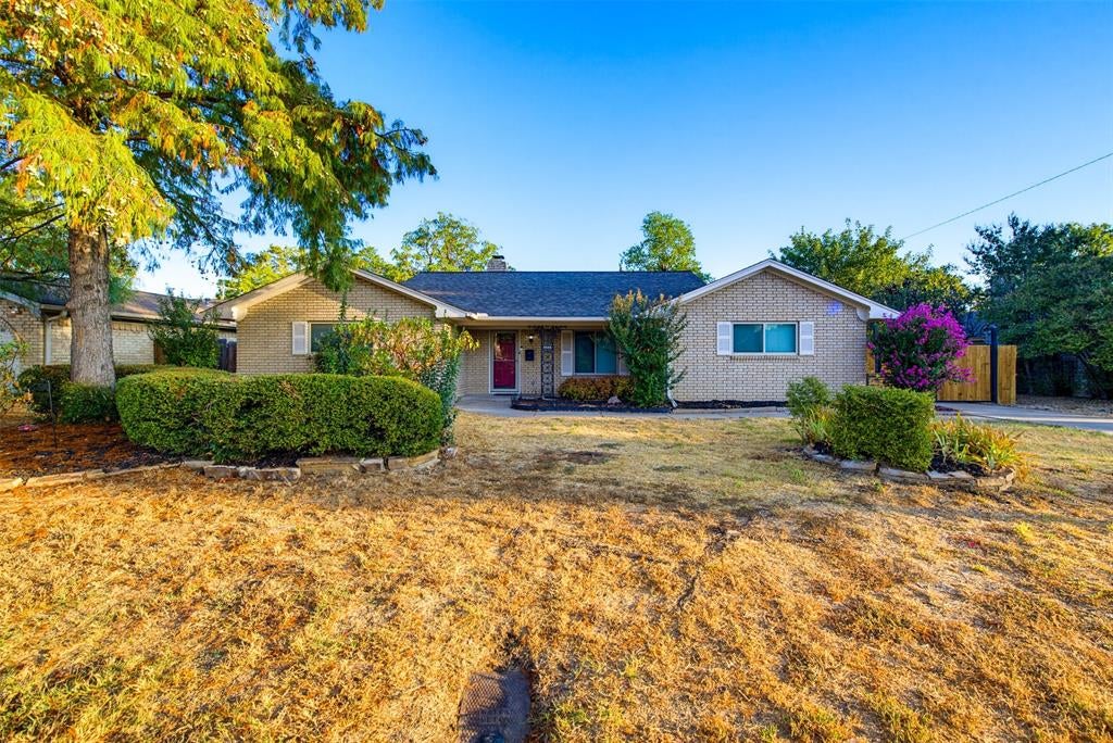 5005 Fall River Drive