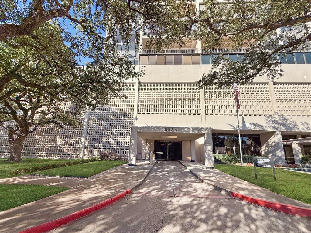 6335 W Northwest Highway 1815