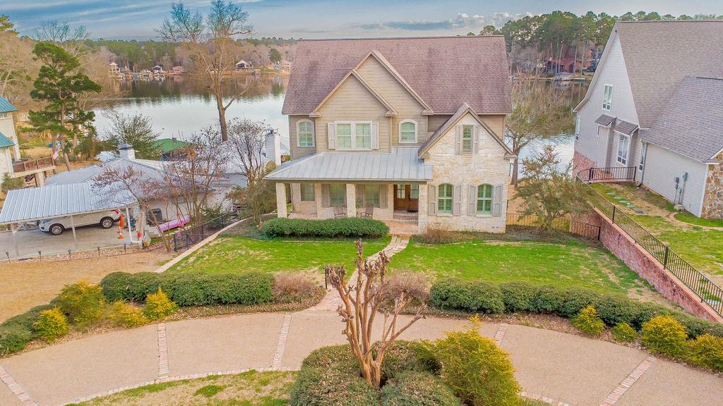 1712 Leisure Lane