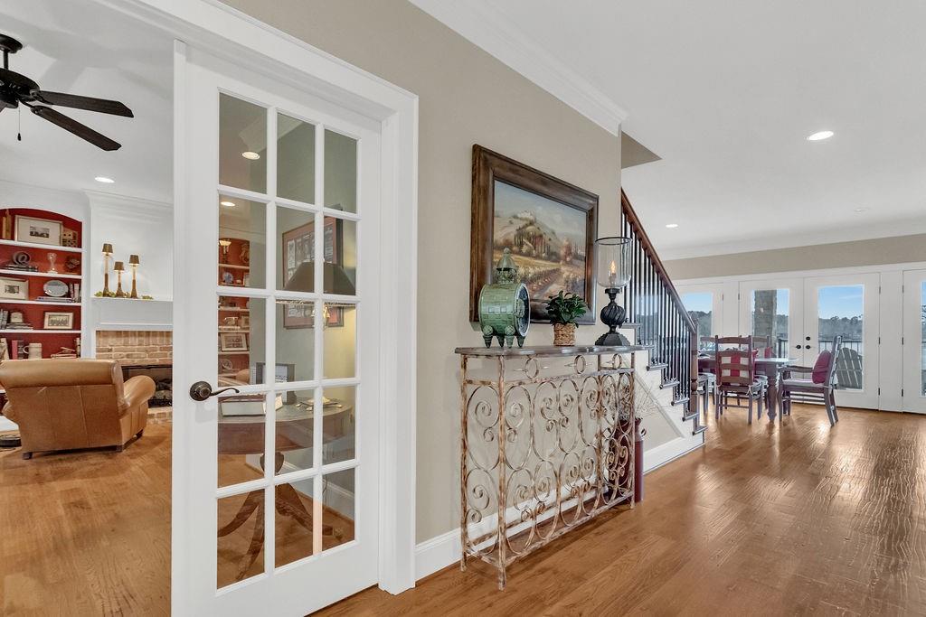 1712 Leisure Lane