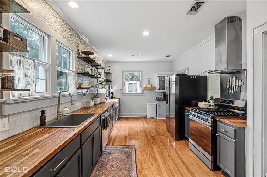 Shreveport, Louisiana 71105, United States, 3 Bedrooms Bedrooms, ,2 BathroomsBathrooms,Residential,Active,137418