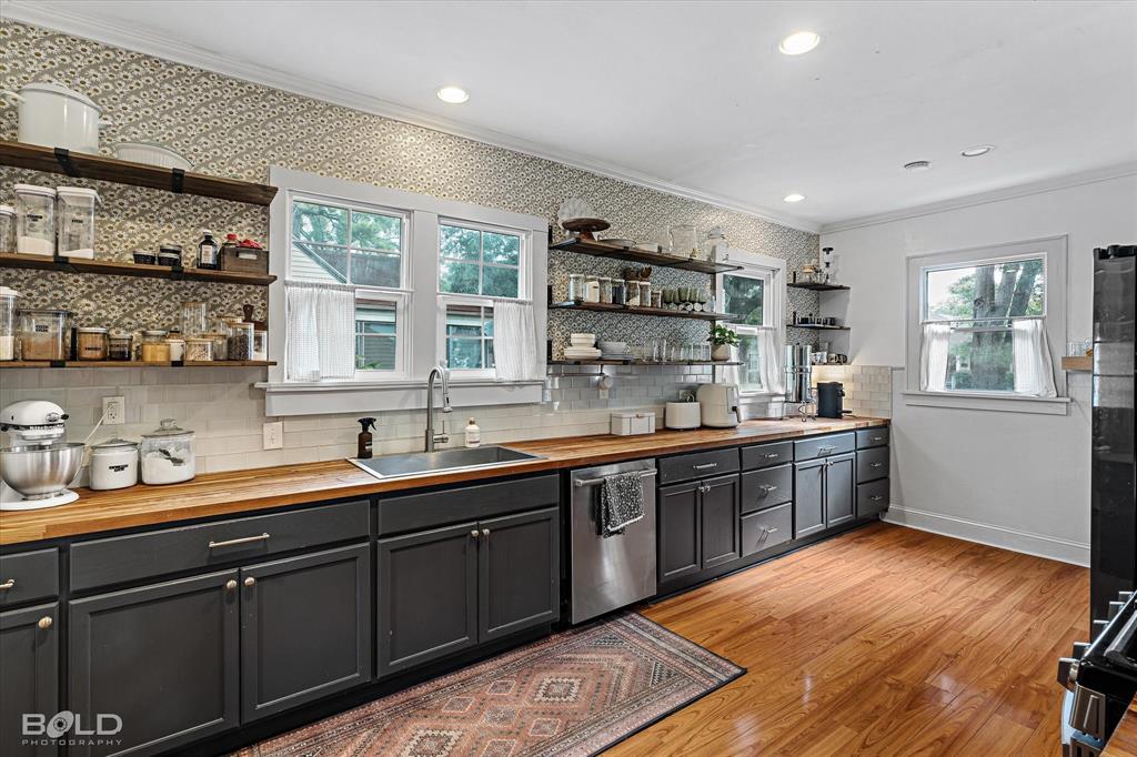 Shreveport, Louisiana 71105, United States, 3 Bedrooms Bedrooms, ,2 BathroomsBathrooms,Residential,Active,137418