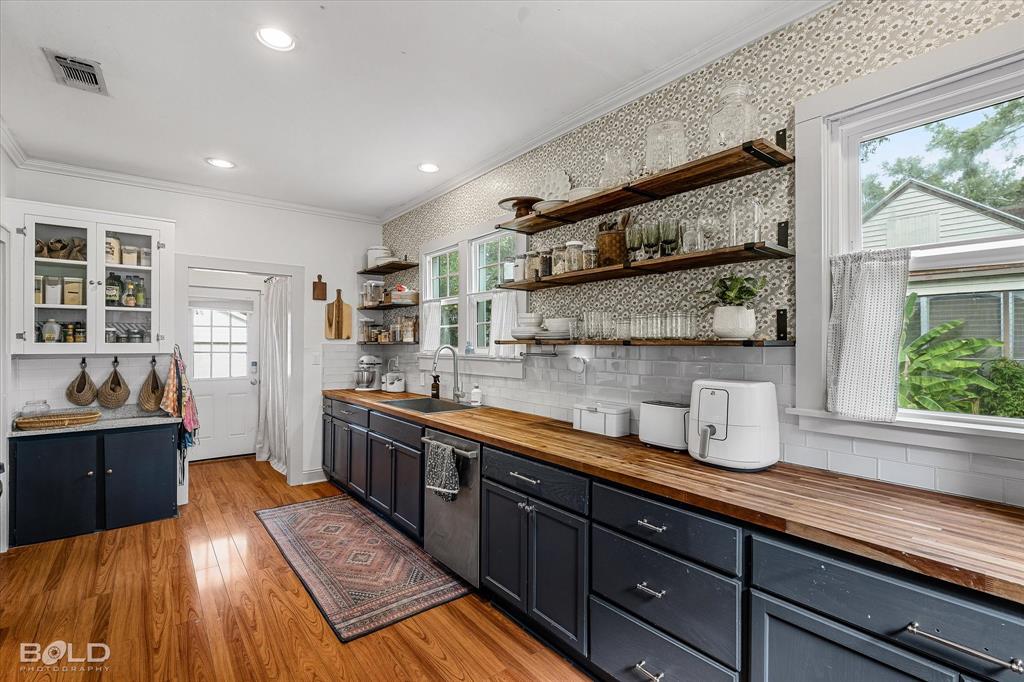 Shreveport, Louisiana 71105, United States, 3 Bedrooms Bedrooms, ,2 BathroomsBathrooms,Residential,Active,137418