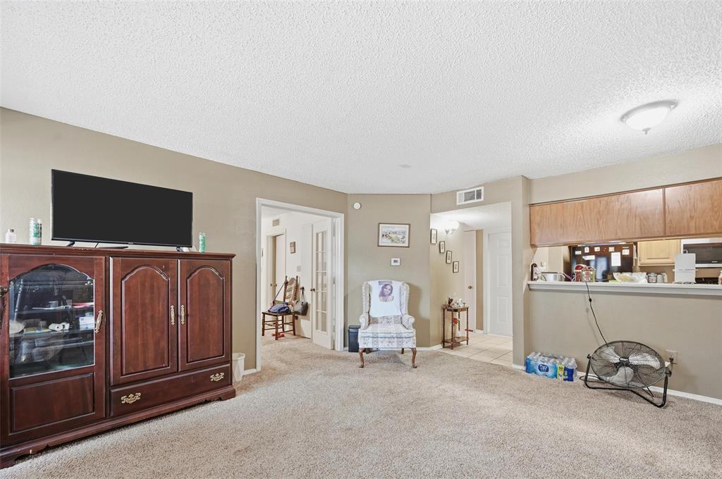 Cambridge Condos Ph 01 03 - Residential