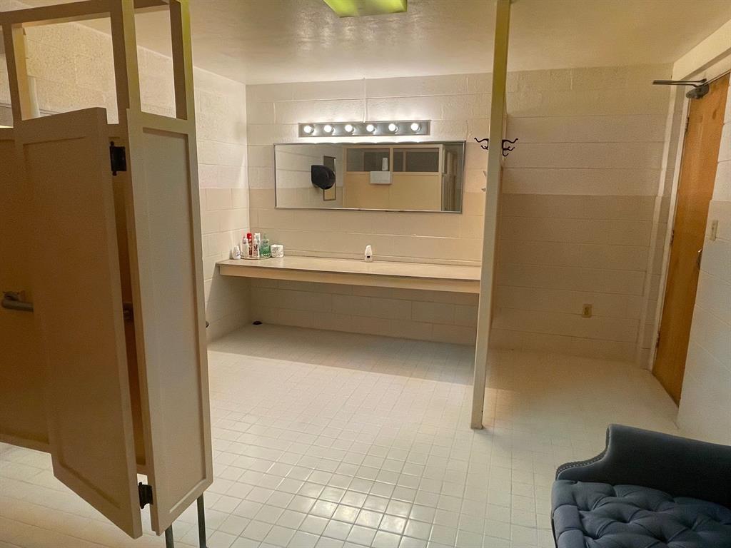 Elmwood - Commercial Sale