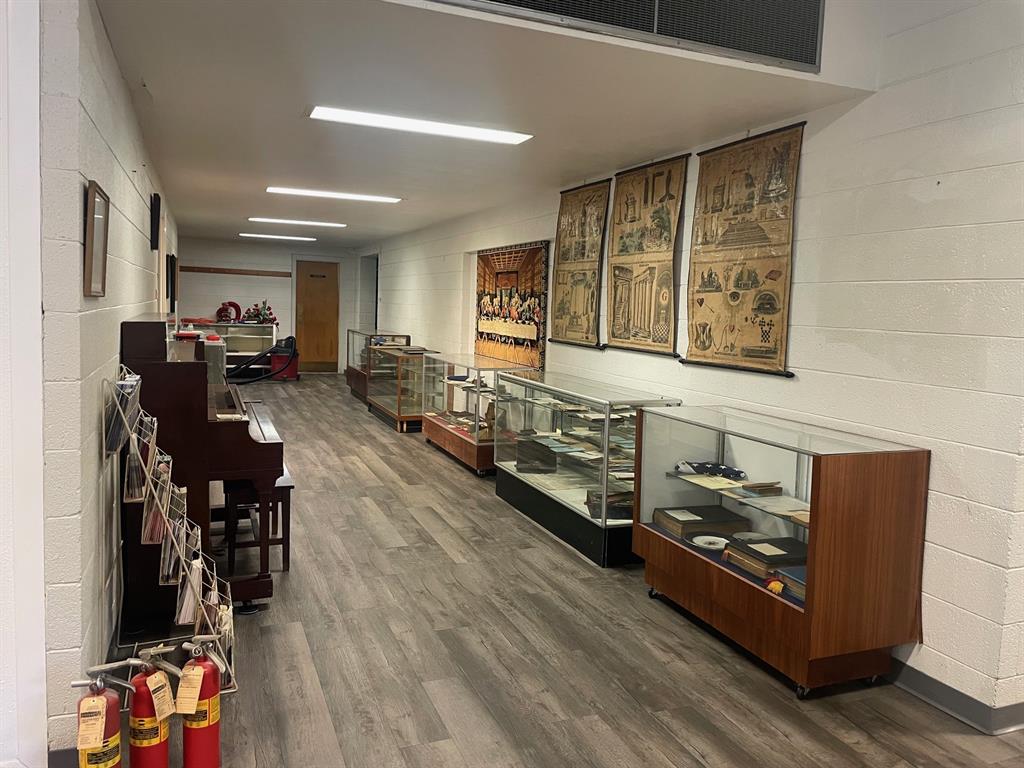 Elmwood - Commercial Sale