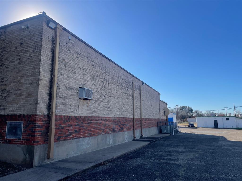 Elmwood - Commercial Sale