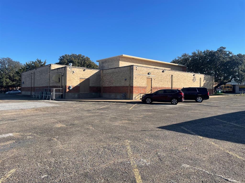 Elmwood - Commercial Sale