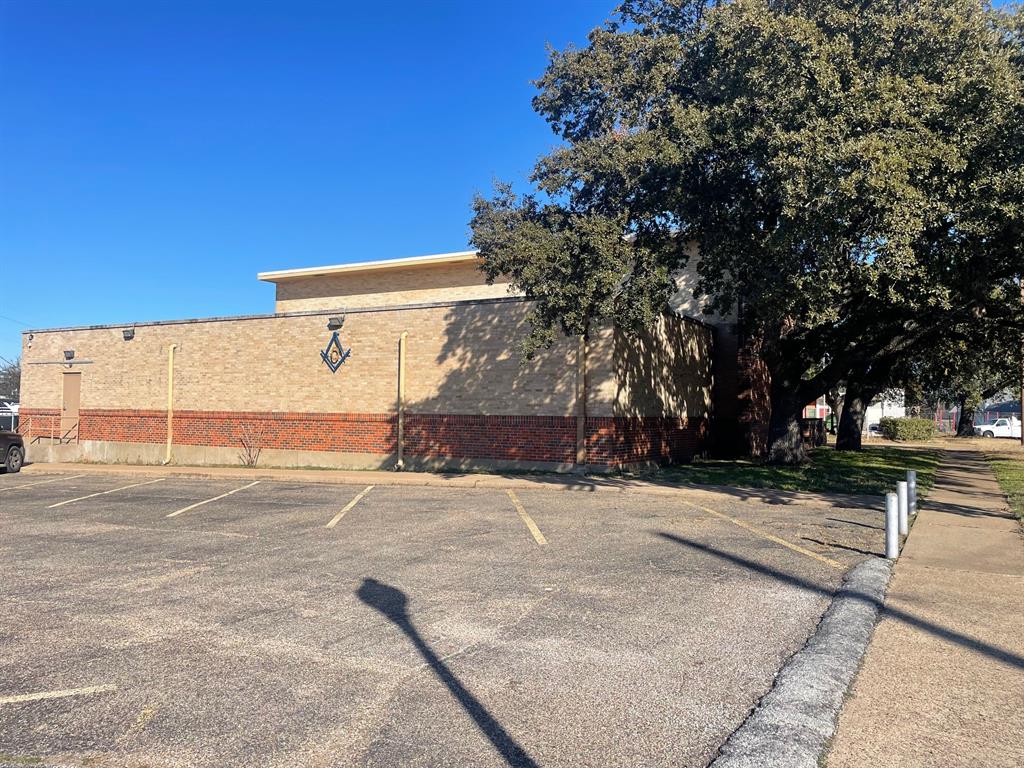 Elmwood - Commercial Sale