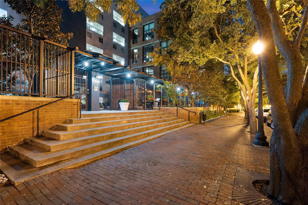 588 Condos - Residential Lease