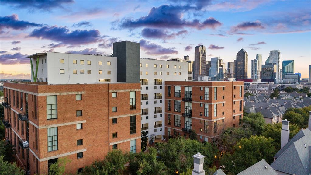 588 Condos - Residential Lease