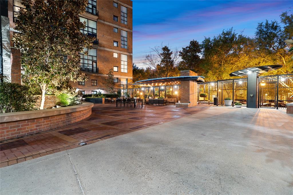 588 Condos - Residential Lease