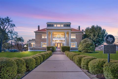 Photo of 705 Griffith Avenue, Terrell, TX 75160 (MLS # 21163730)