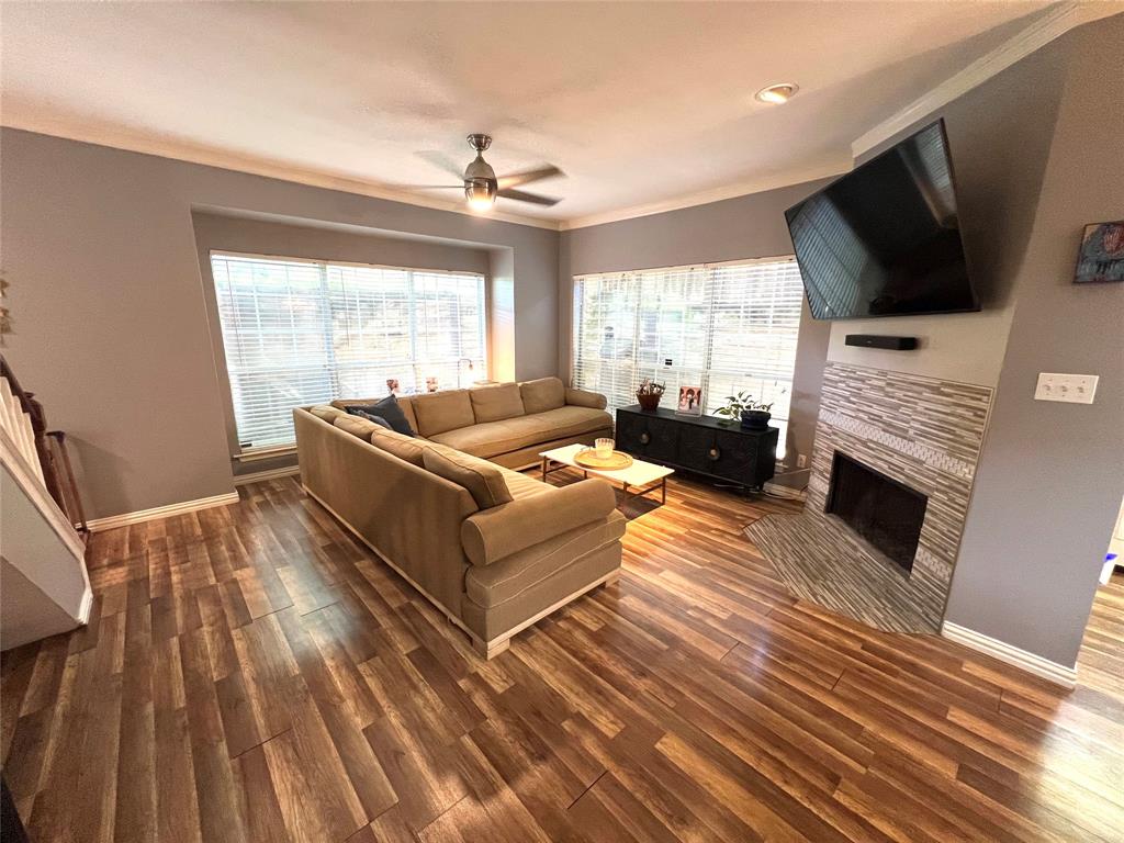 7151 Gaston Avenue 111