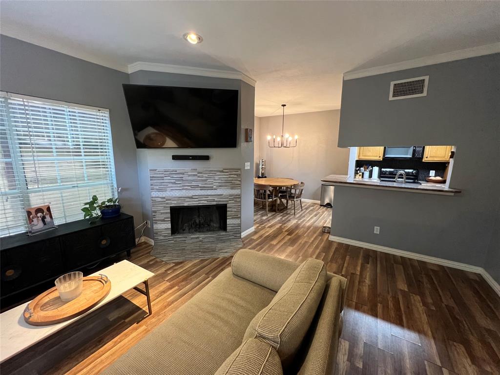 7151 Gaston Avenue 111