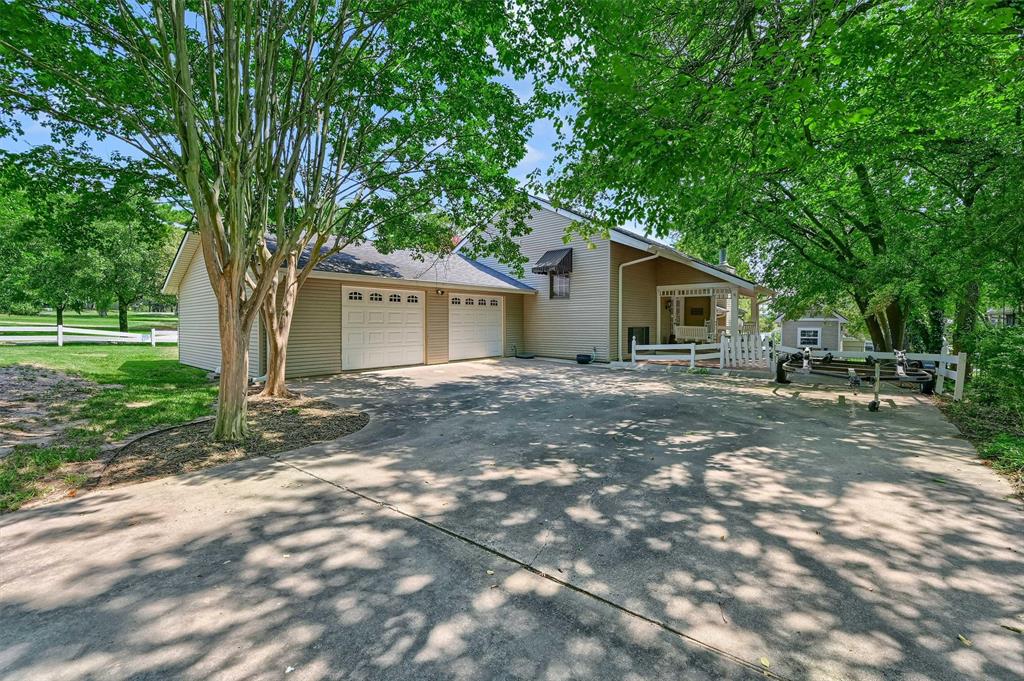 203 Kiowa Drive W