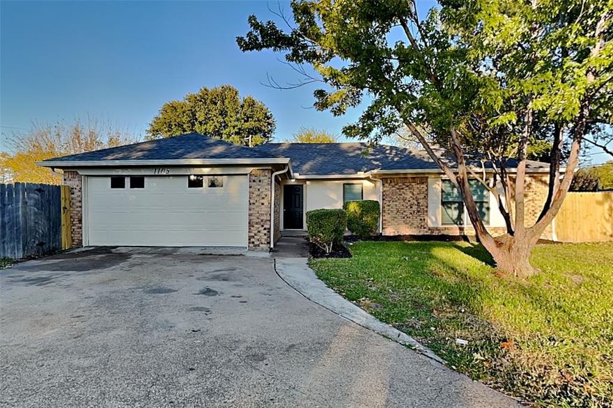 Charming 3 bed, 2  bath 1,790 sq ft home in Arlington! Open kitchen concept with updated counters. Primary suite with attached bathroom. Spacious backyard, great for gatherings! Pets accepted on a case by case basis. Additional admin fees apply. The Fireplace is decorative. Schedule your showing today! This home is as-is.  

This home may be located within a Homeowners Association (HOA) community. If so, residents will be responsible for adhering to all HOA rules and regulations. Please contact your agent or landlord's agent for more information.