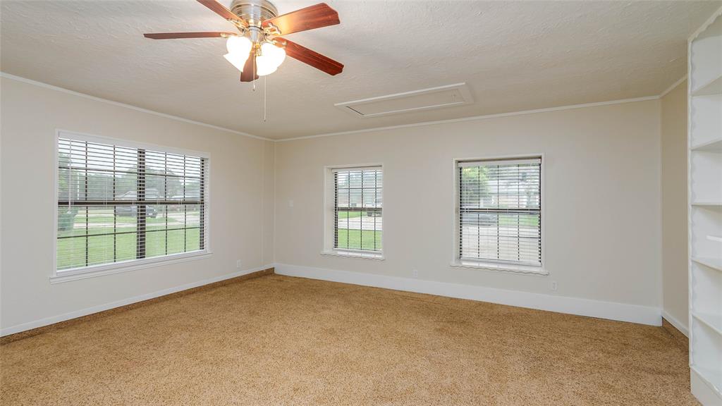 TRI-COUNTRY EST 1ST FIL ADDN BLOCK 8 LOT 8 - Residential