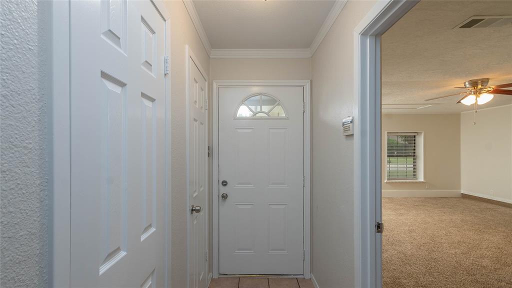 TRI-COUNTRY EST 1ST FIL ADDN BLOCK 8 LOT 8 - Residential