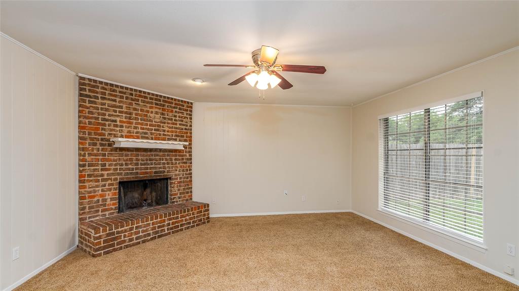 TRI-COUNTRY EST 1ST FIL ADDN BLOCK 8 LOT 8 - Residential