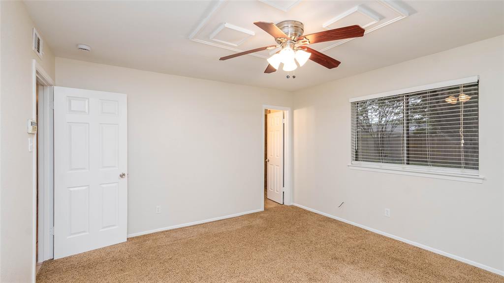 TRI-COUNTRY EST 1ST FIL ADDN BLOCK 8 LOT 8 - Residential