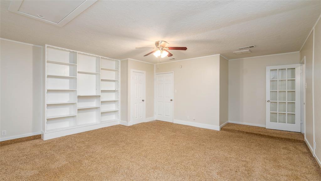 TRI-COUNTRY EST 1ST FIL ADDN BLOCK 8 LOT 8 - Residential