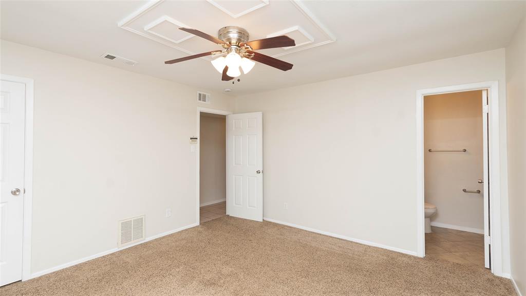 TRI-COUNTRY EST 1ST FIL ADDN BLOCK 8 LOT 8 - Residential
