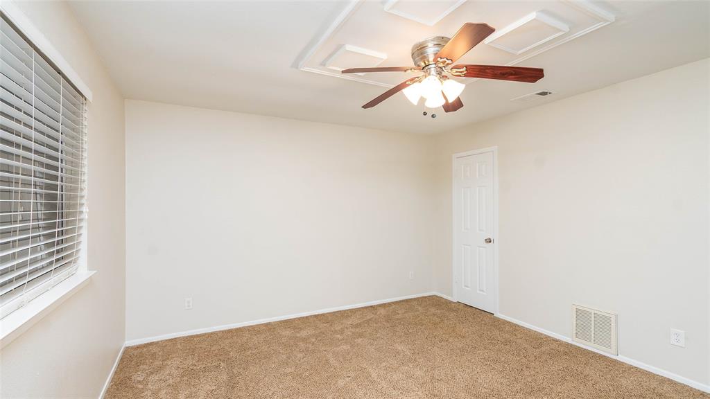 TRI-COUNTRY EST 1ST FIL ADDN BLOCK 8 LOT 8 - Residential