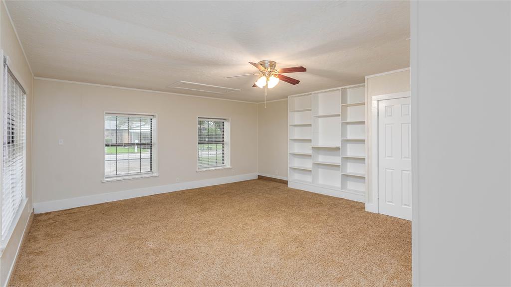 TRI-COUNTRY EST 1ST FIL ADDN BLOCK 8 LOT 8 - Residential