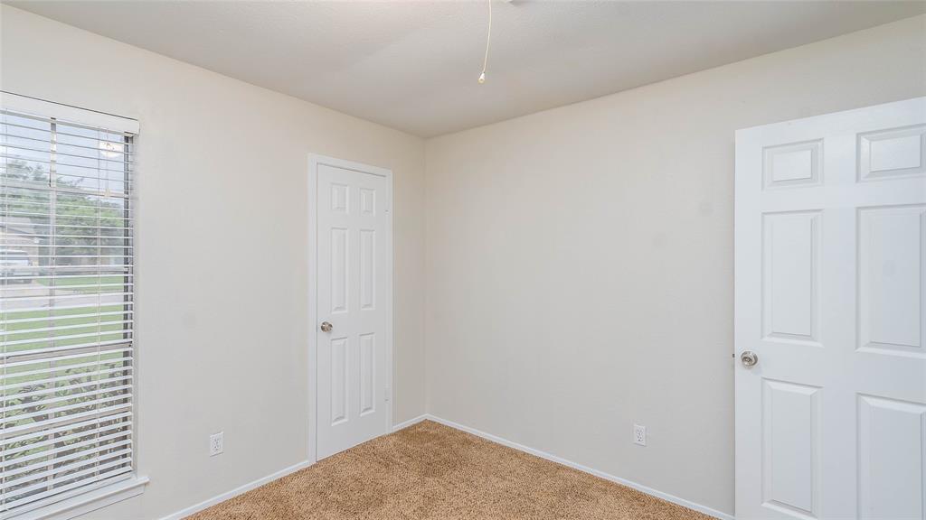 TRI-COUNTRY EST 1ST FIL ADDN BLOCK 8 LOT 8 - Residential