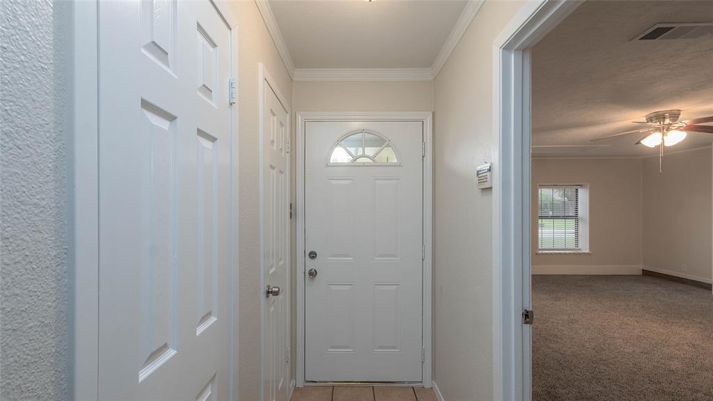 TRI-COUNTRY EST 1ST FIL ADDN BLOCK 8 LOT 8 - Residential