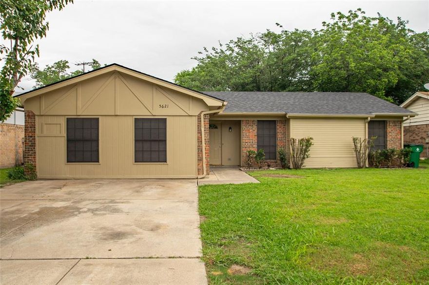 Beautiful home close to shopping, dining and more! This three bedroom, two bath home is located in a wonderful neighborhood. Secondary Living area would make the perfect fourth bedroom, office, or game room. The home has just been painted and is in awesome condition. It is ready for move in. There is a storage shed in backyard for all your garage storage needs and the back yard is huge! It is the perfect place for parties, large gatherings or just to take time to relax. Make an appointment to view this home today!