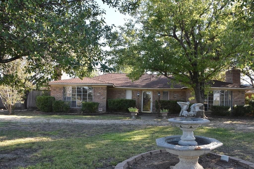 Photo of 312 E Tripp Road, Sunnyvale, TX 75182 (MLS # 21186364)