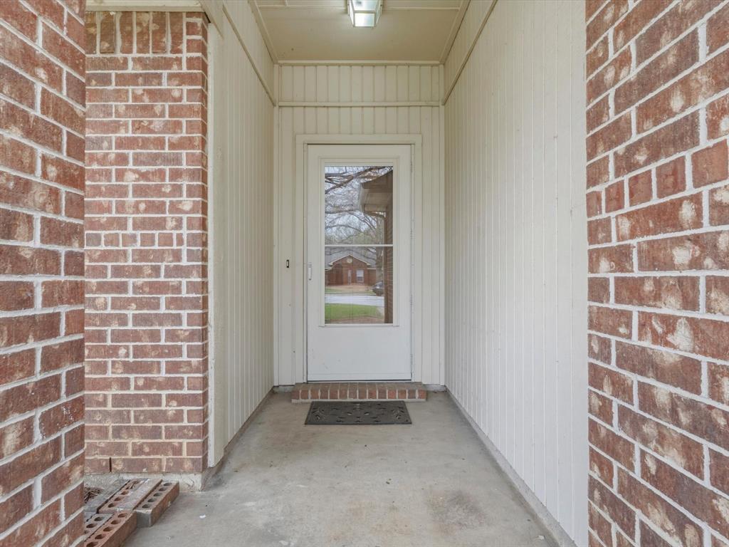 7002 Escondido Drive