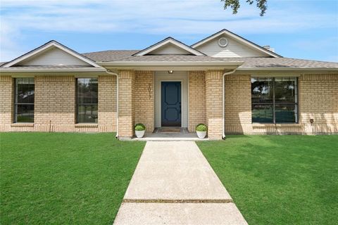 Photo of 7017 Seascape Drive, Rowlett, TX 75088 (MLS # 21242305)