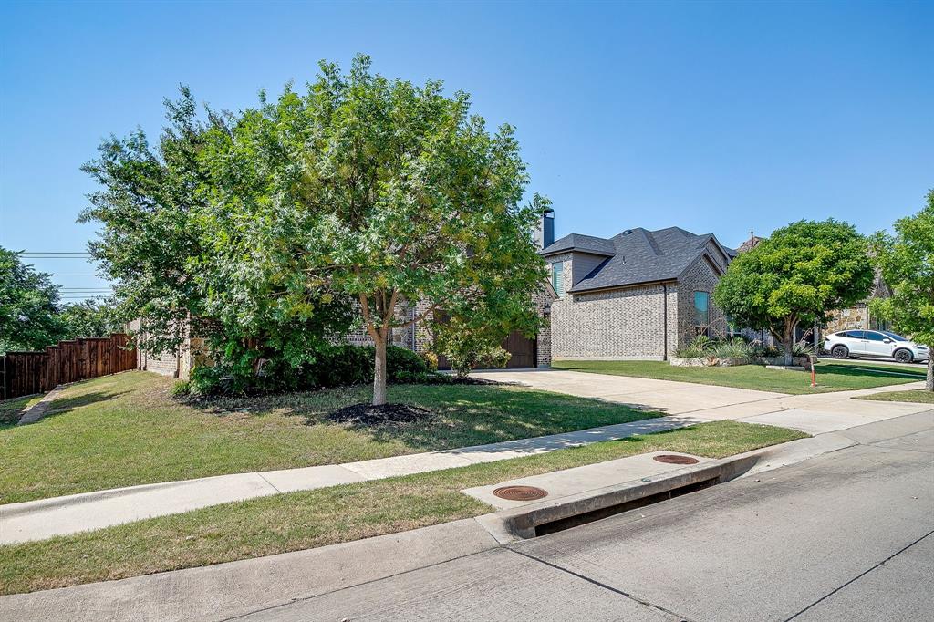 939 Highpoint Way