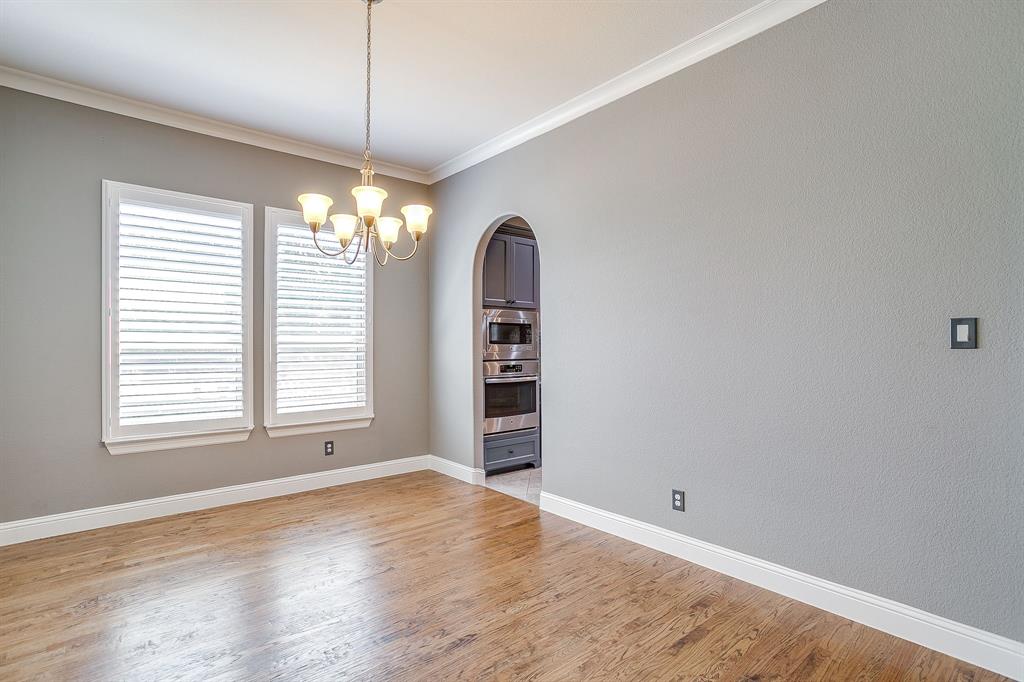 939 Highpoint Way