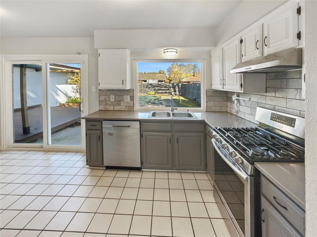 1127 Southwestern Drive