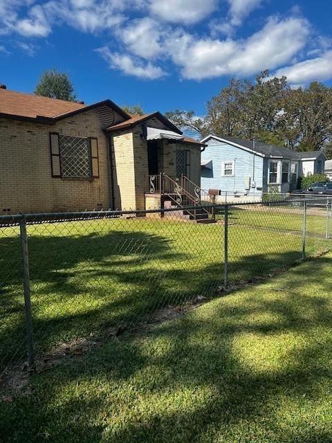 Tiny photo for 4156 Southern Avenue, Shreveport, LA 71106 (MLS # 21100652)