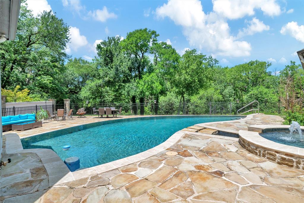 5809 GOLDEN LEAF Court