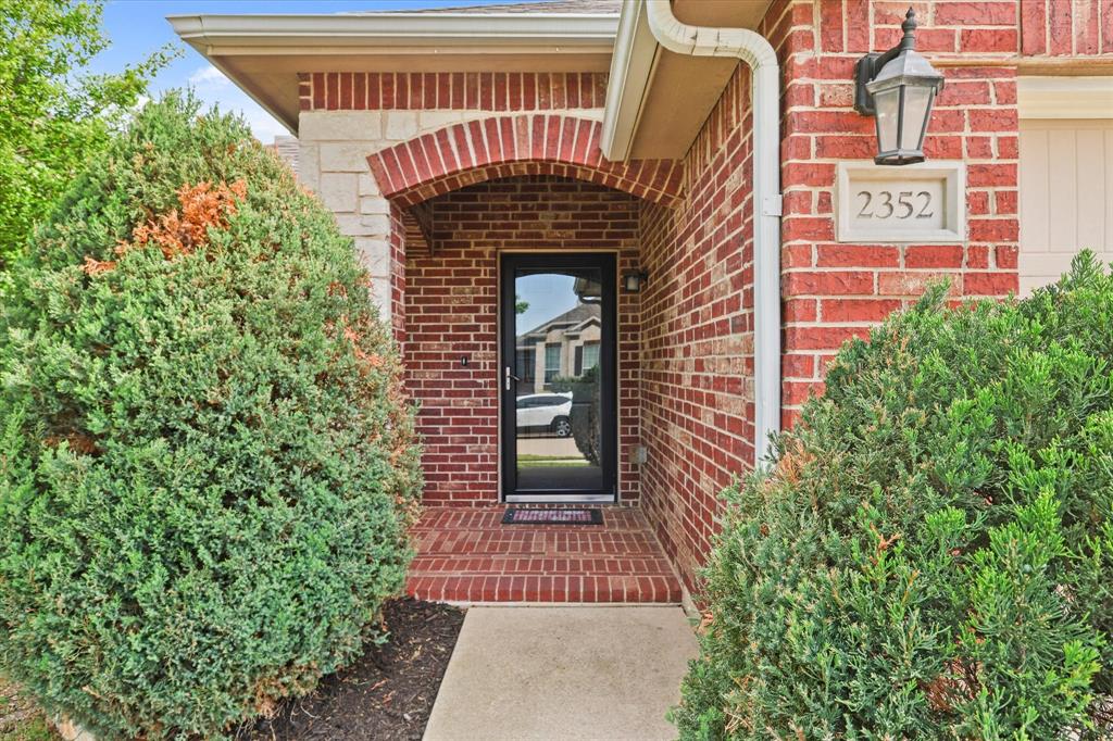 2352 Clairborne Drive