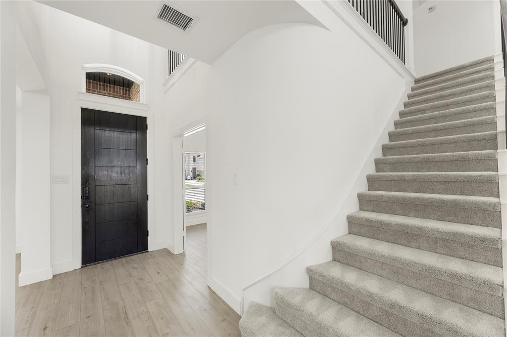 1032 Meadowlark